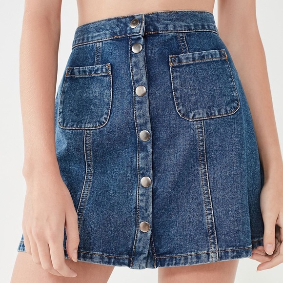 URBAN OUTFITTERS DENIM SKIRT!! - Picture 1 of 1